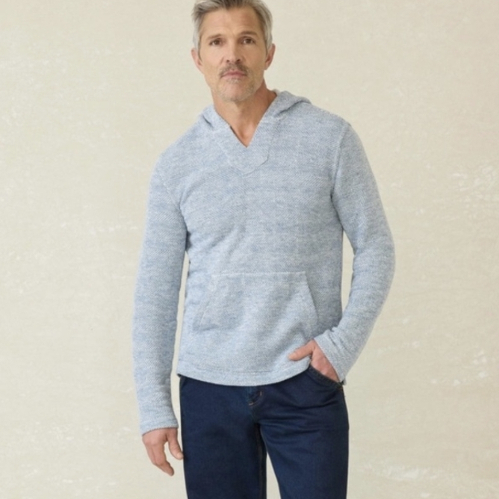 Faherty Textured Blue and White Pullover